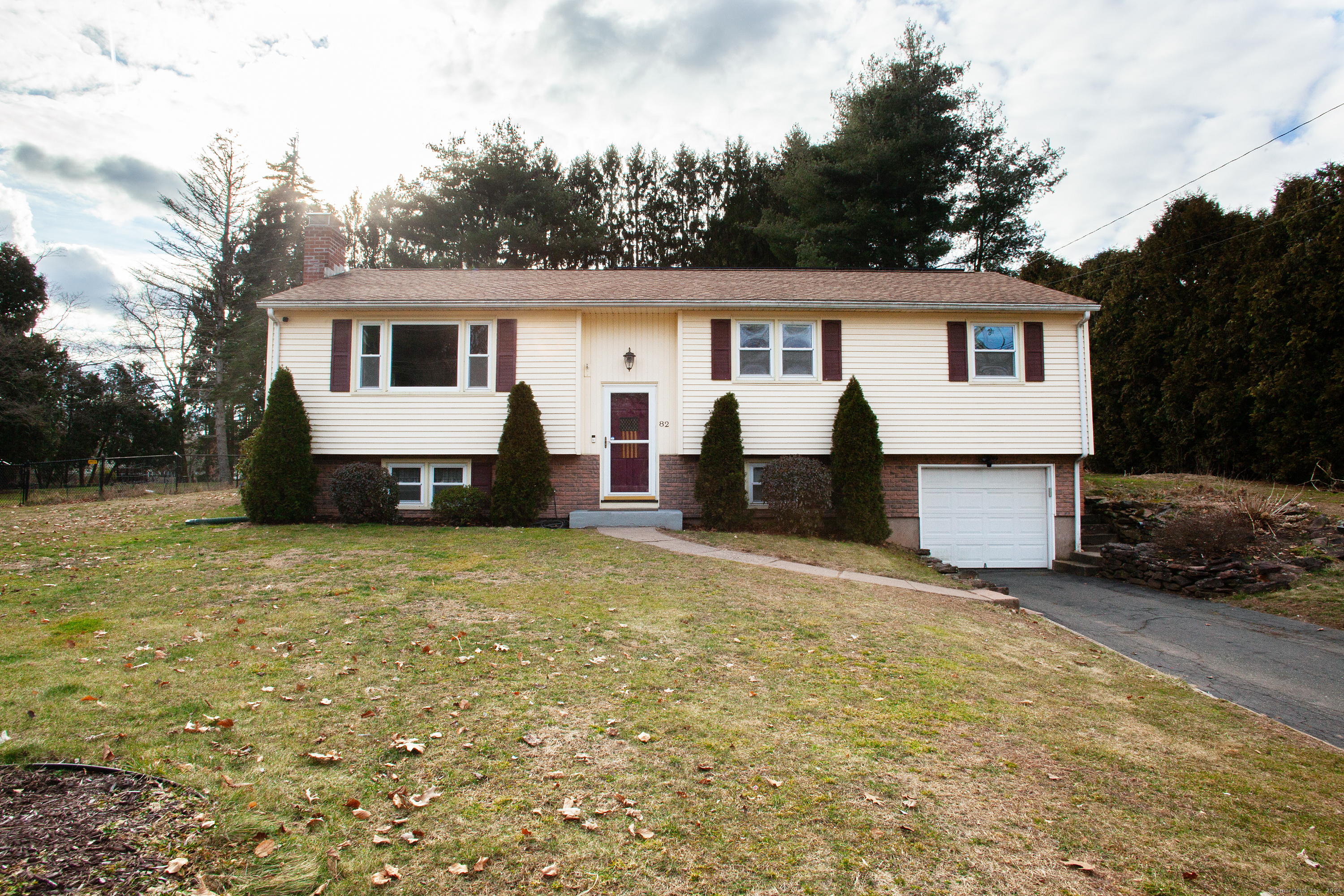 82 Spoonville Road East Granby CT 06026