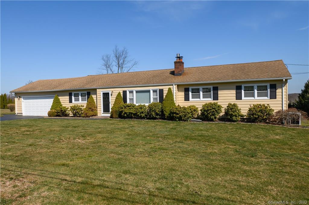 10 Gail Drive North Haven CT 06473