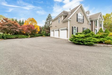 4 Wentworth Drive Newtown CT 06470