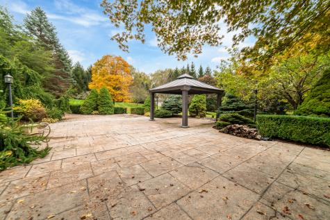 4 Wentworth Drive Newtown CT 06470