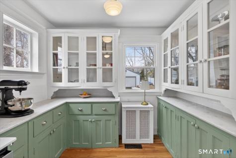 73 Woodlawn Street Hamden CT 06517
