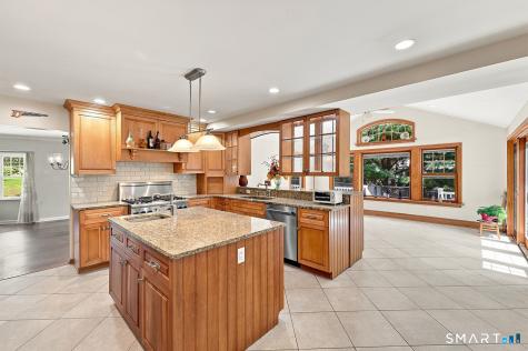570 Burr Street Fairfield CT 06824
