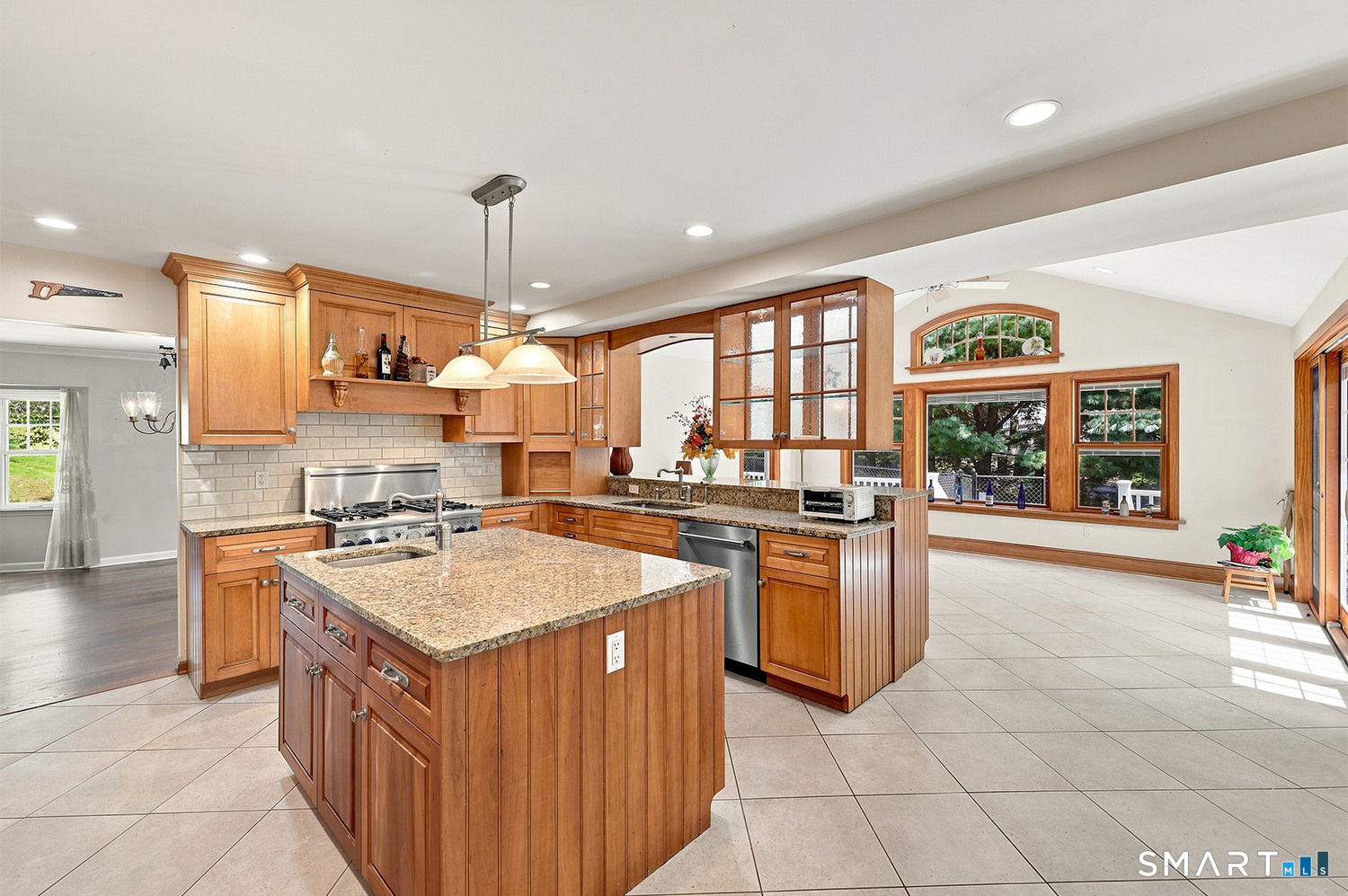 570 Burr Street Fairfield CT 06824