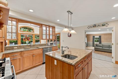 570 Burr Street Fairfield CT 06824