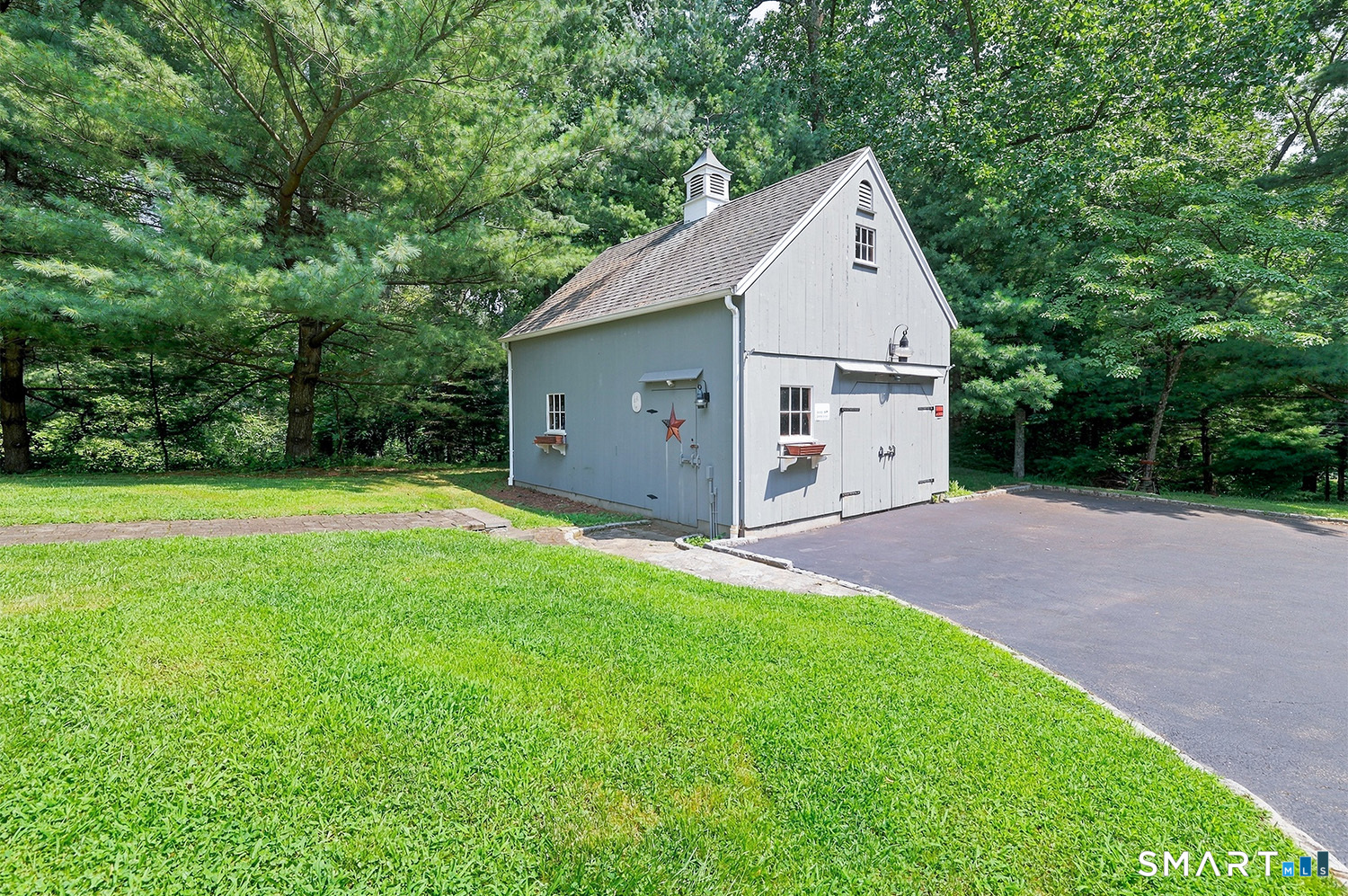 570 Burr Street Fairfield CT 06824