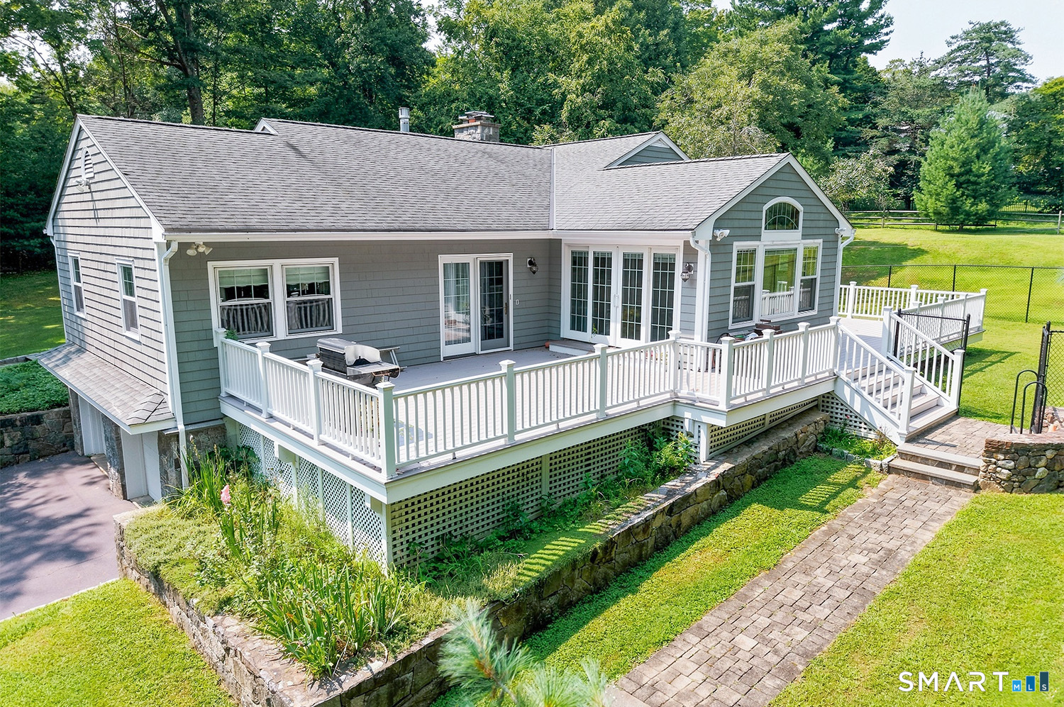 570 Burr Street Fairfield CT 06824