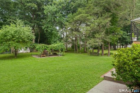 90 Meadowlawn Road Stratford CT 06614