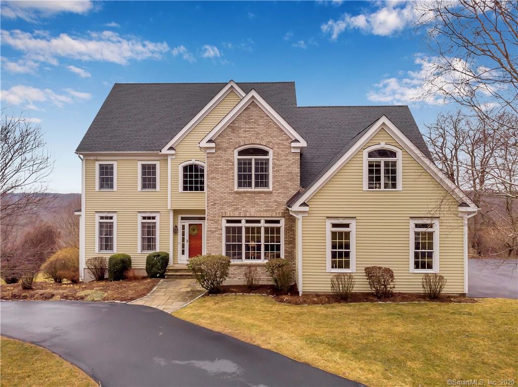 8 Pheasant Ridge Road Newtown CT 06470