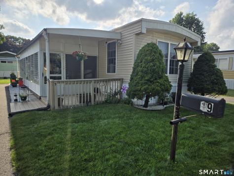 19 Arapaho Drive East Hartford CT 06118