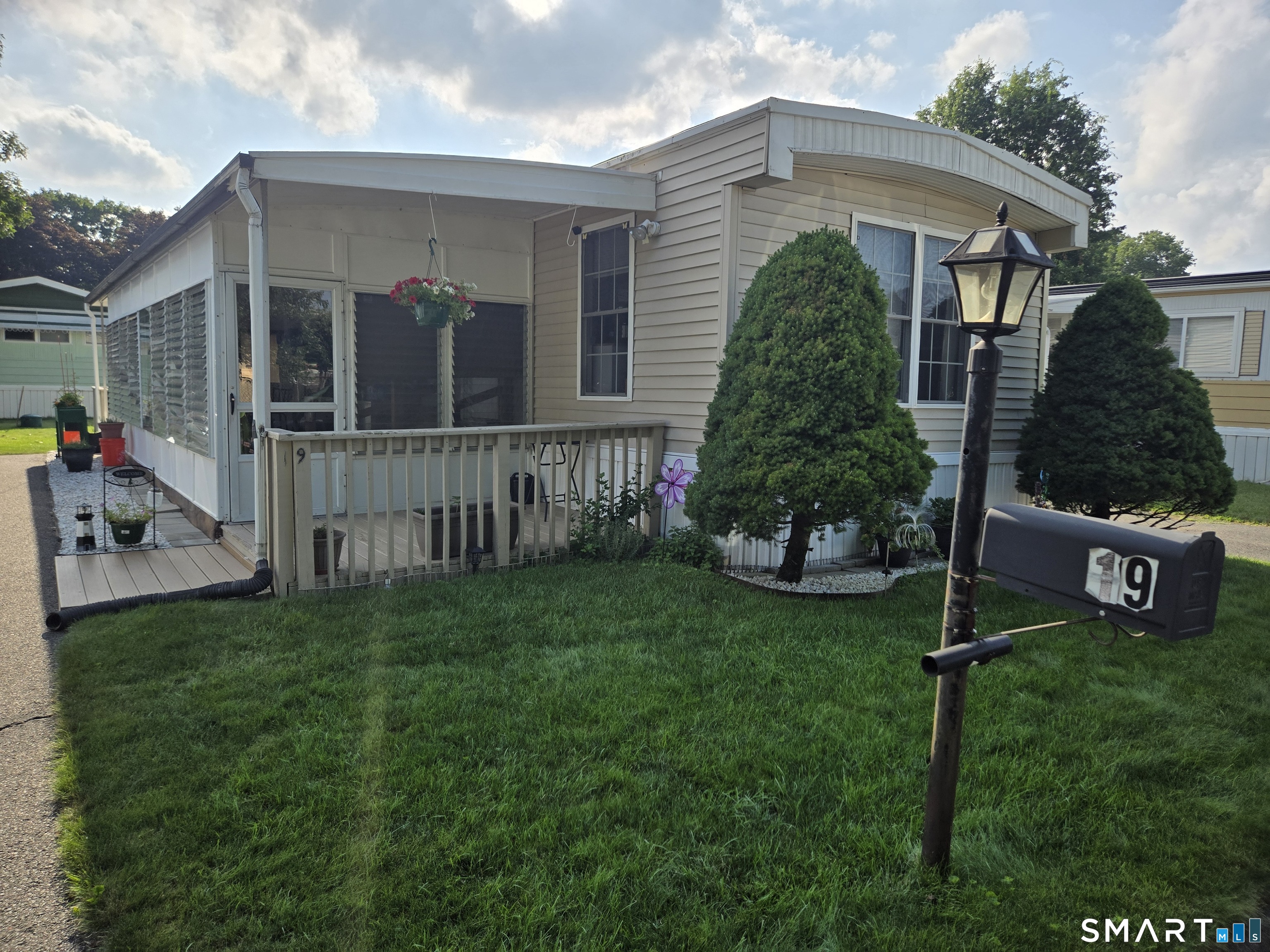 19 Arapaho Drive East Hartford CT 06118