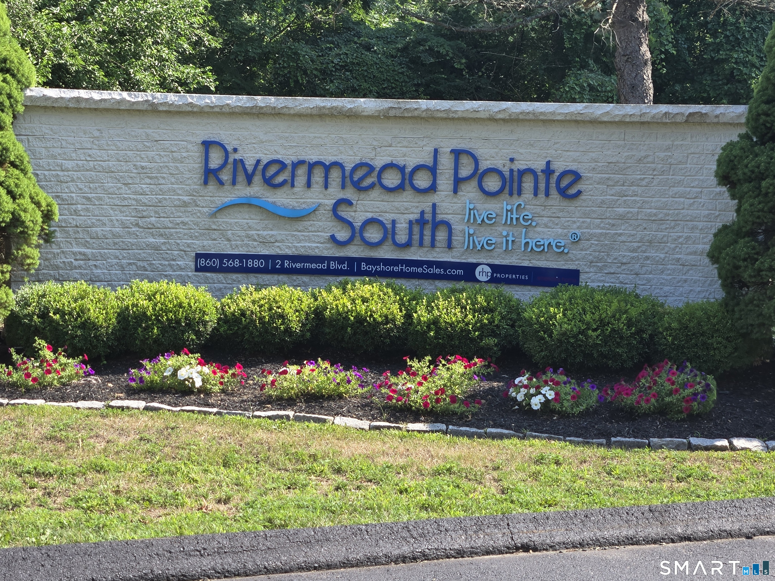 19 Arapaho Drive East Hartford CT 06118