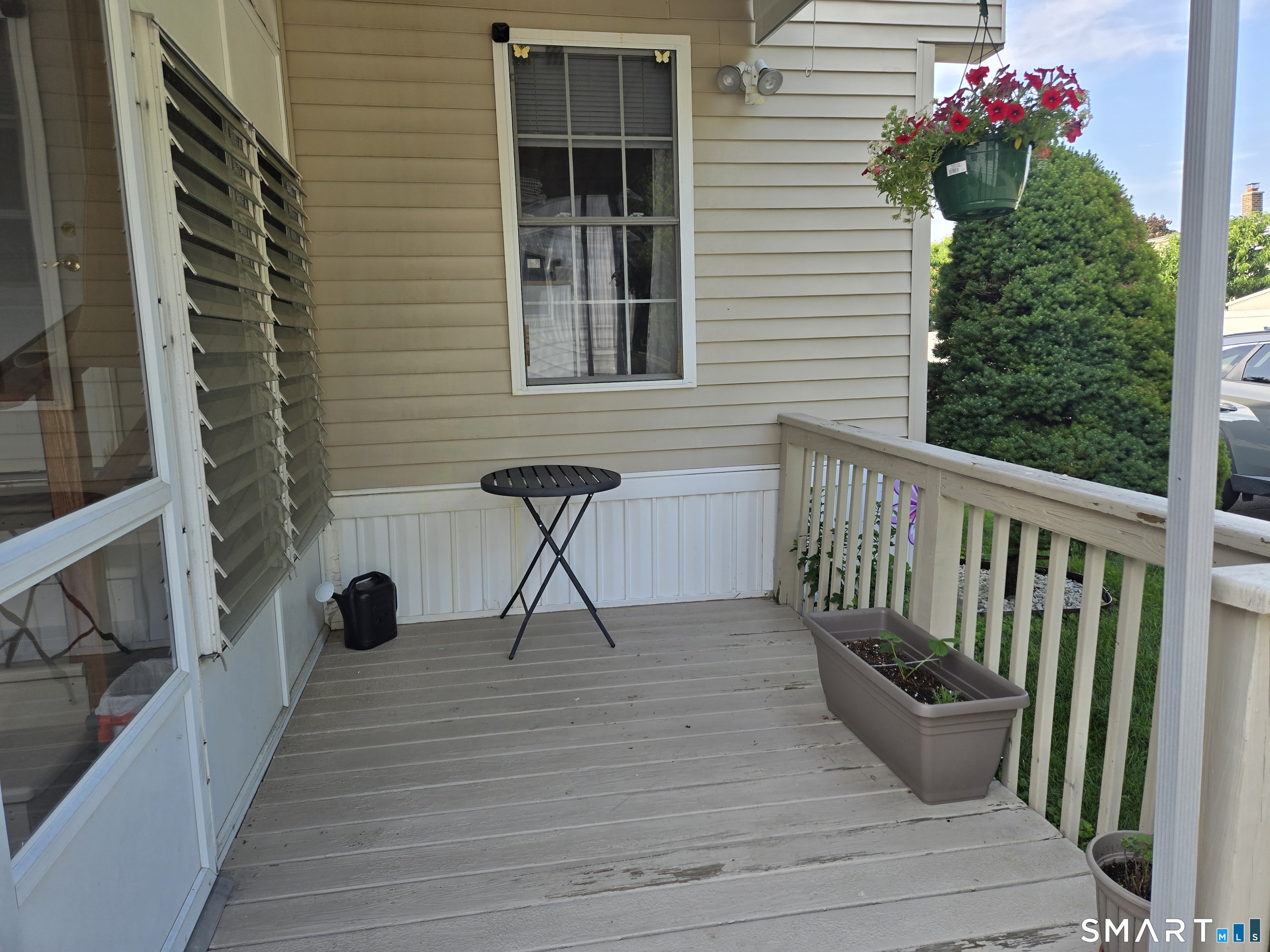 19 Arapaho Drive East Hartford CT 06118