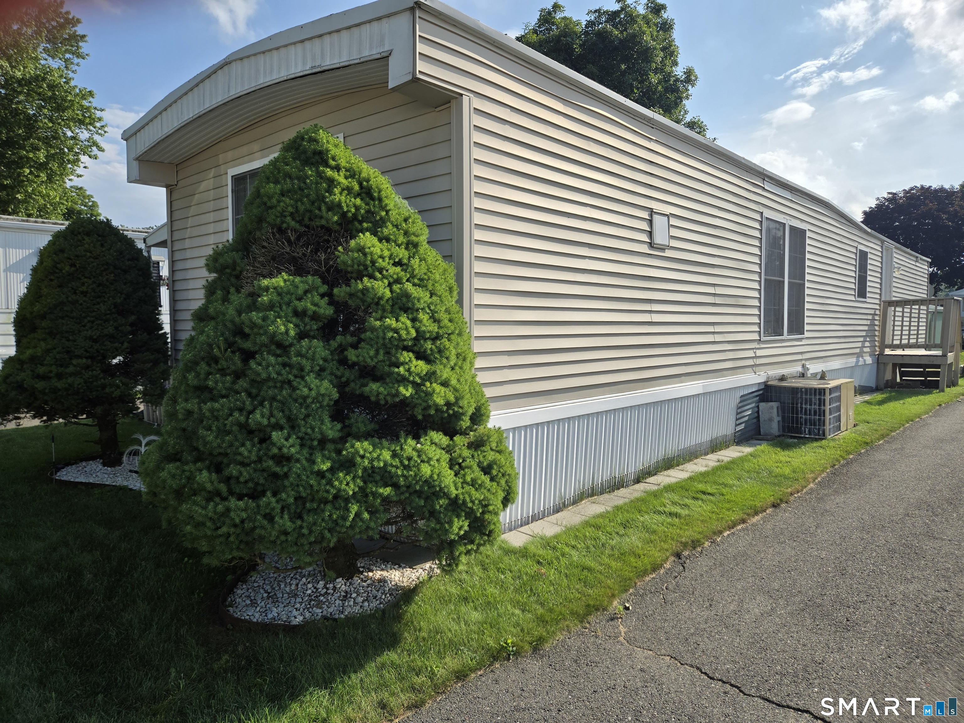 19 Arapaho Drive East Hartford CT 06118