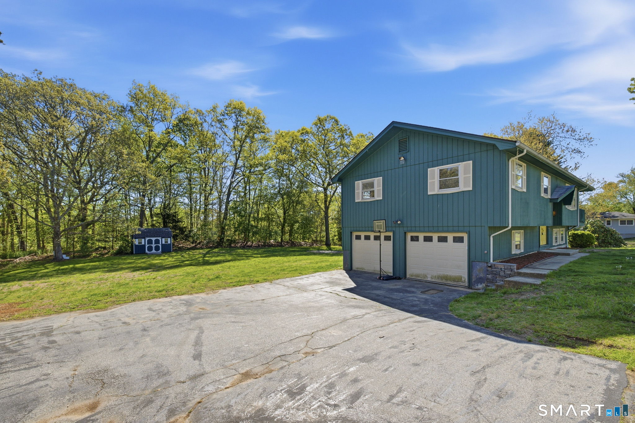 16 Julian Drive Preston CT 06365