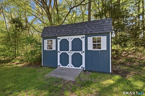16 Julian Drive Preston CT 06365