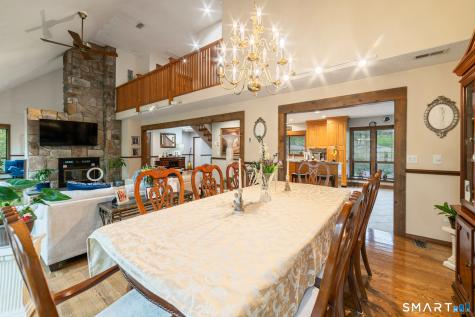 26 Vidich Lane Naugatuck CT 06770