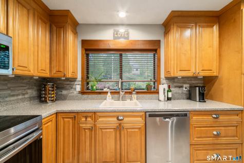 26 Vidich Lane Naugatuck CT 06770