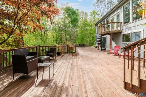 26 Vidich Lane Naugatuck CT 06770