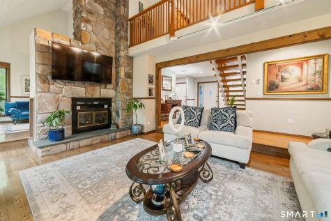 26 Vidich Lane Naugatuck CT 06770