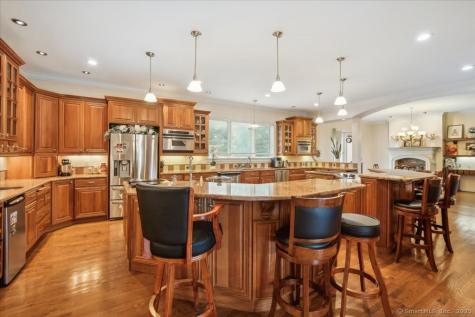 24 Hunting Ridge Drive Simsbury CT 06070