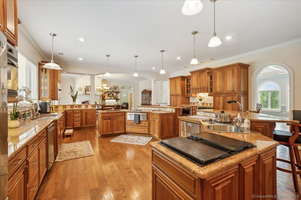 24 Hunting Ridge Drive Simsbury CT 06070