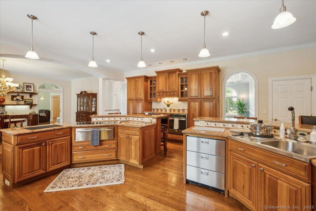 24 Hunting Ridge Drive Simsbury CT 06070