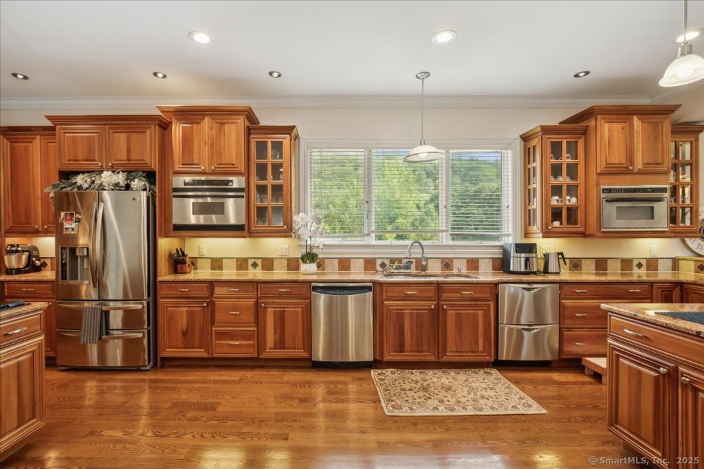 24 Hunting Ridge Drive Simsbury CT 06070
