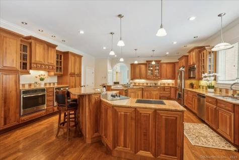24 Hunting Ridge Drive Simsbury CT 06070