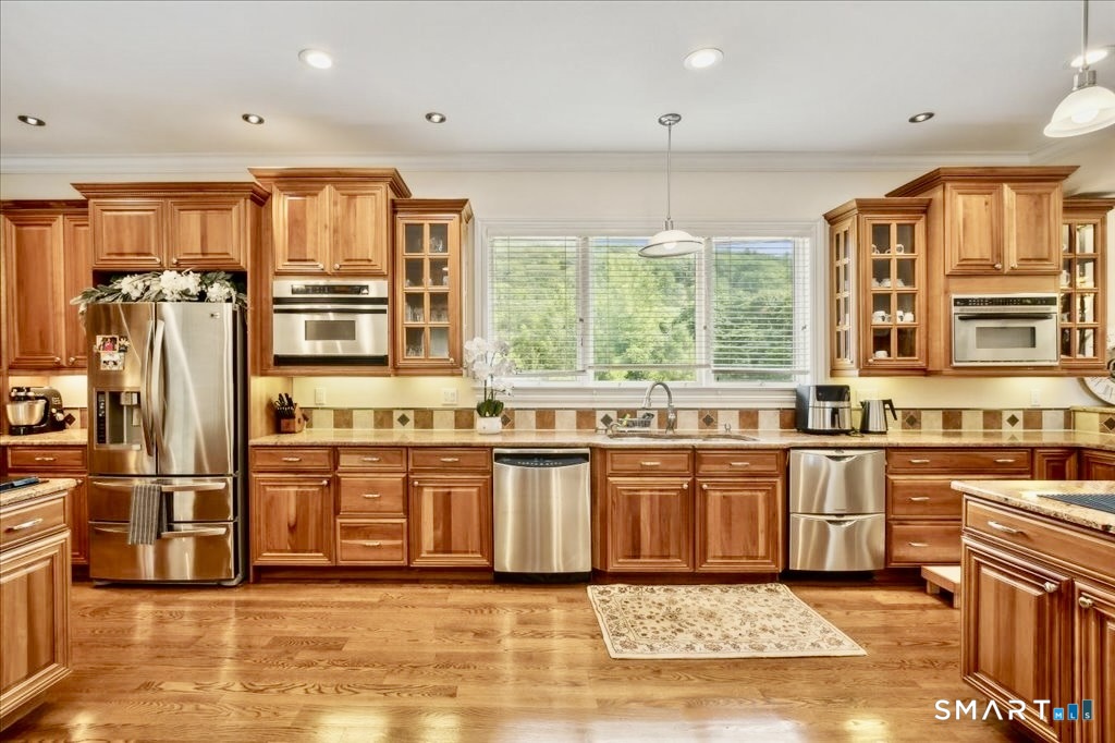 24 Hunting Ridge Drive Simsbury CT 06070