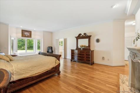 24 Hunting Ridge Drive Simsbury CT 06070