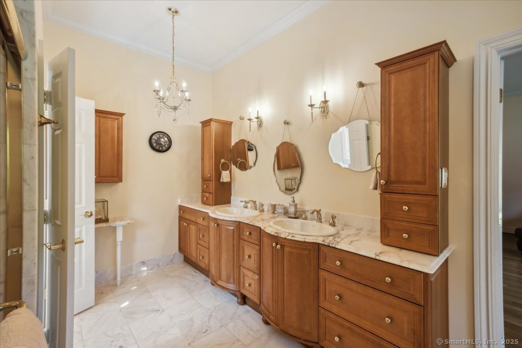 24 Hunting Ridge Drive Simsbury CT 06070