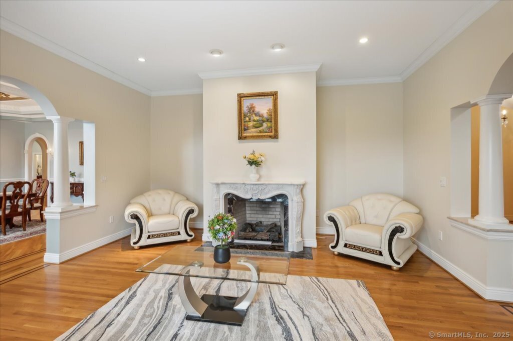 24 Hunting Ridge Drive Simsbury CT 06070