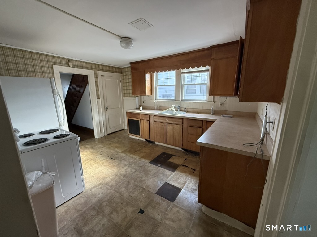 66 Overland Avenue Bridgeport CT 06606