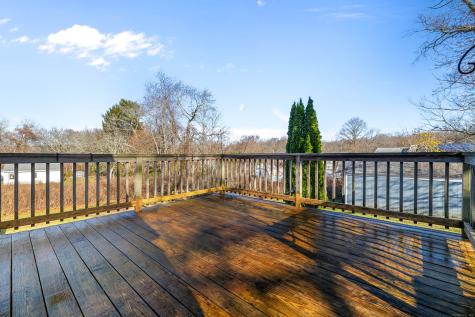 35 Pine Street Waterford CT 06385