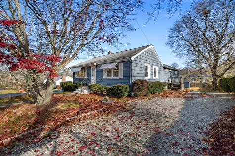 35 Pine Street Waterford CT 06385