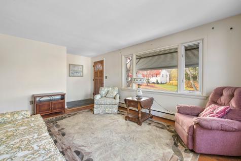 35 Pine Street Waterford CT 06385