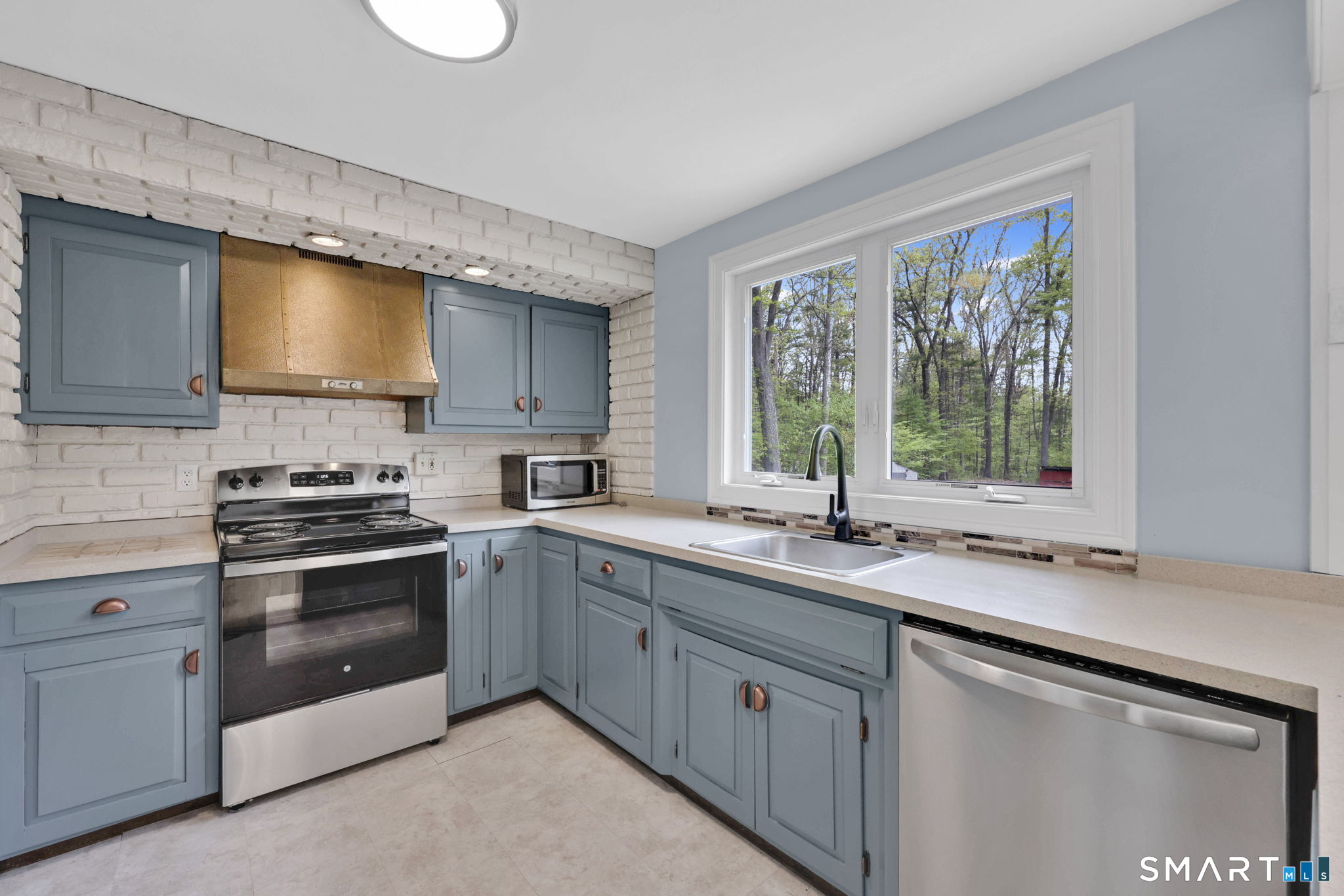 30 Lucerne Drive Willington CT 06279
