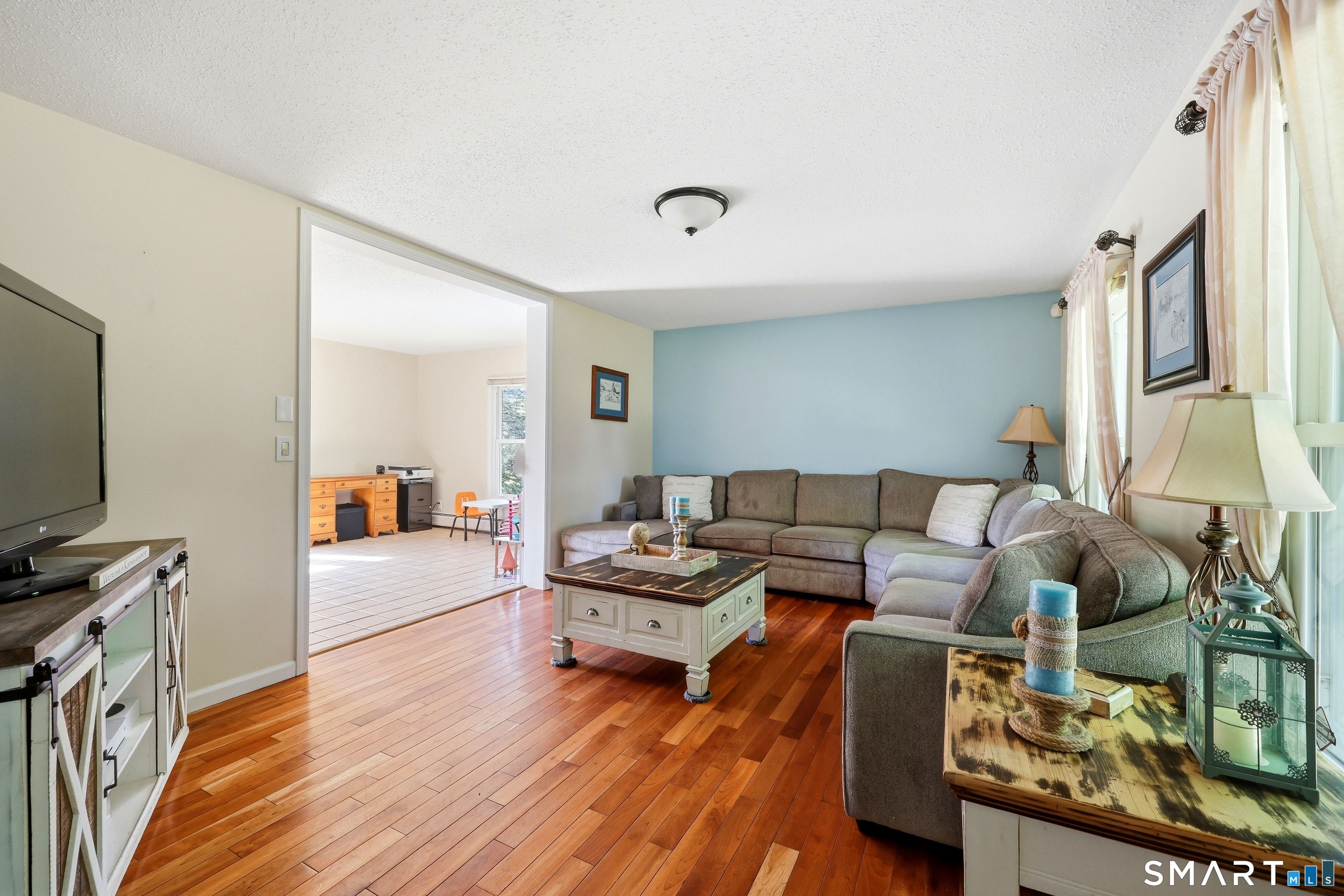 1345 North Grand Street Suffield CT 06093