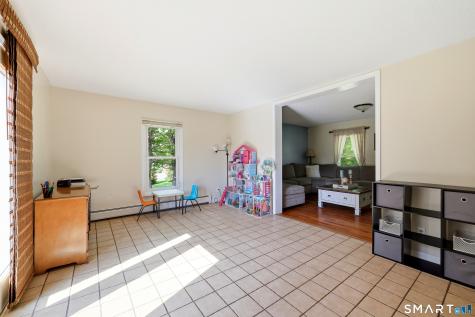 1345 North Grand Street Suffield CT 06093