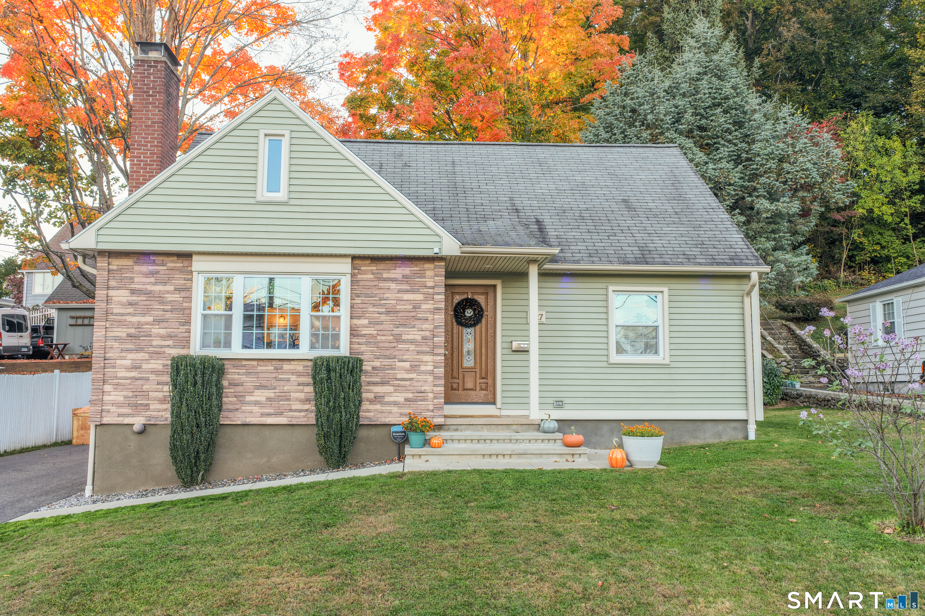 327 West Street Bristol CT 06010