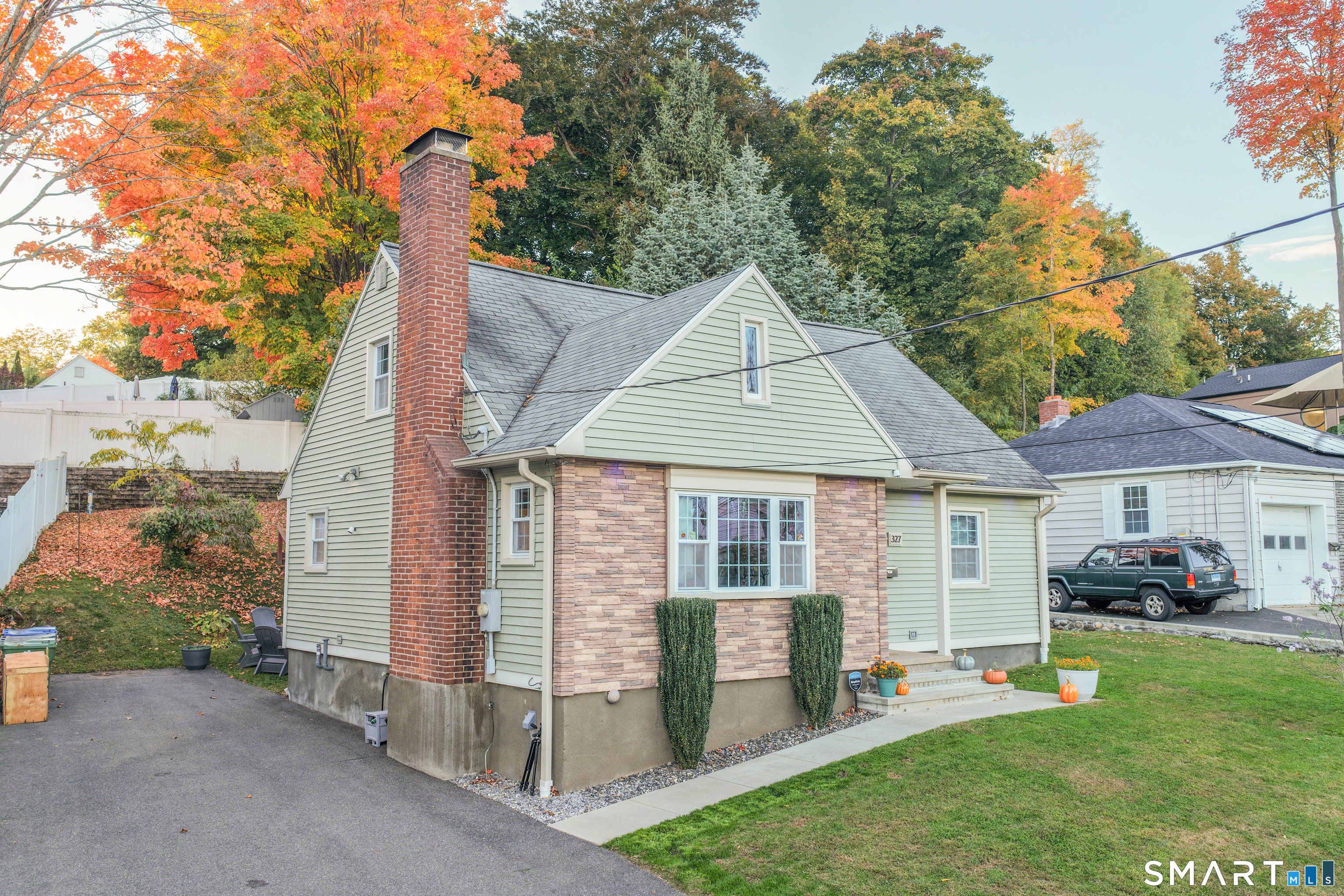 327 West Street Bristol CT 06010