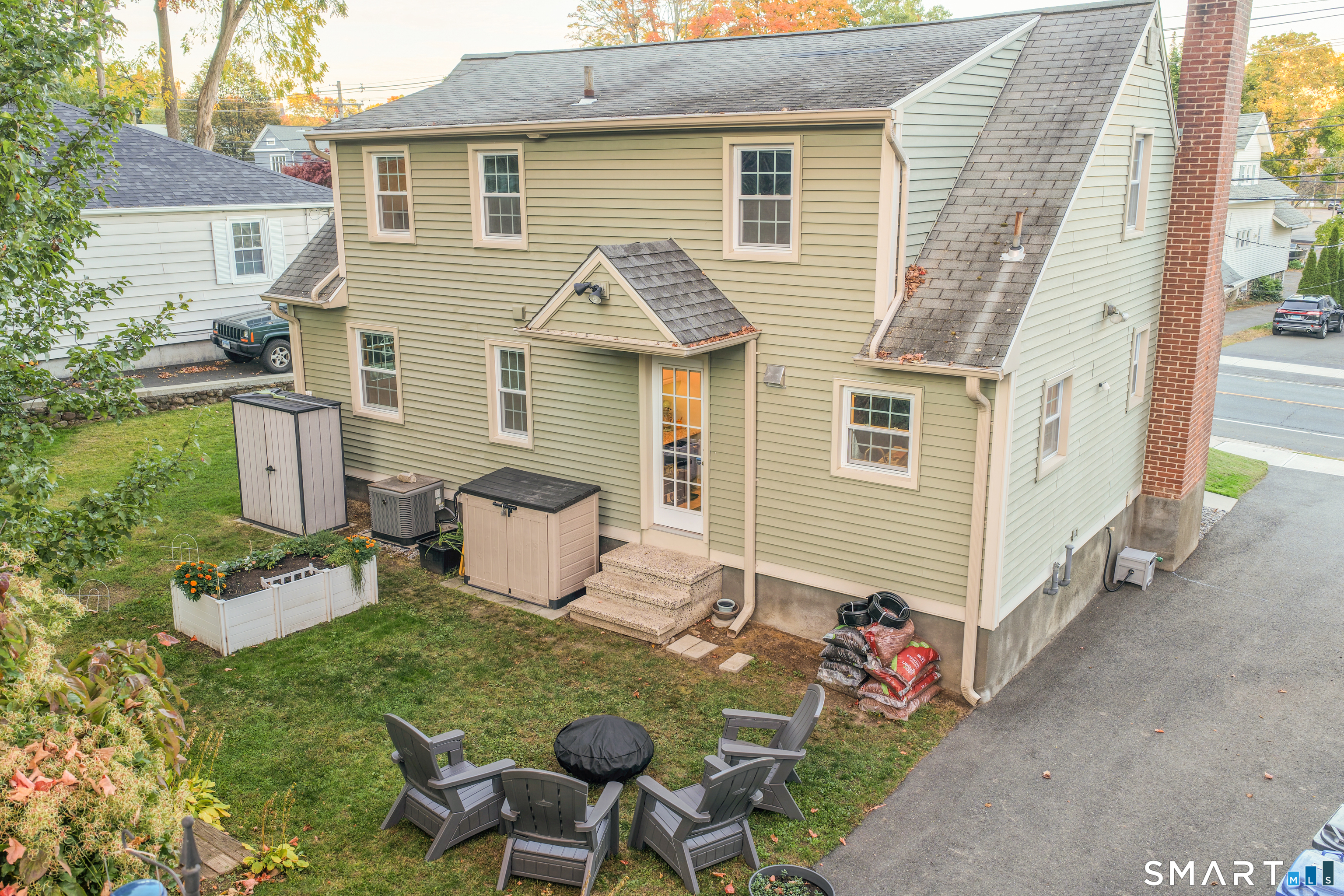 327 West Street Bristol CT 06010