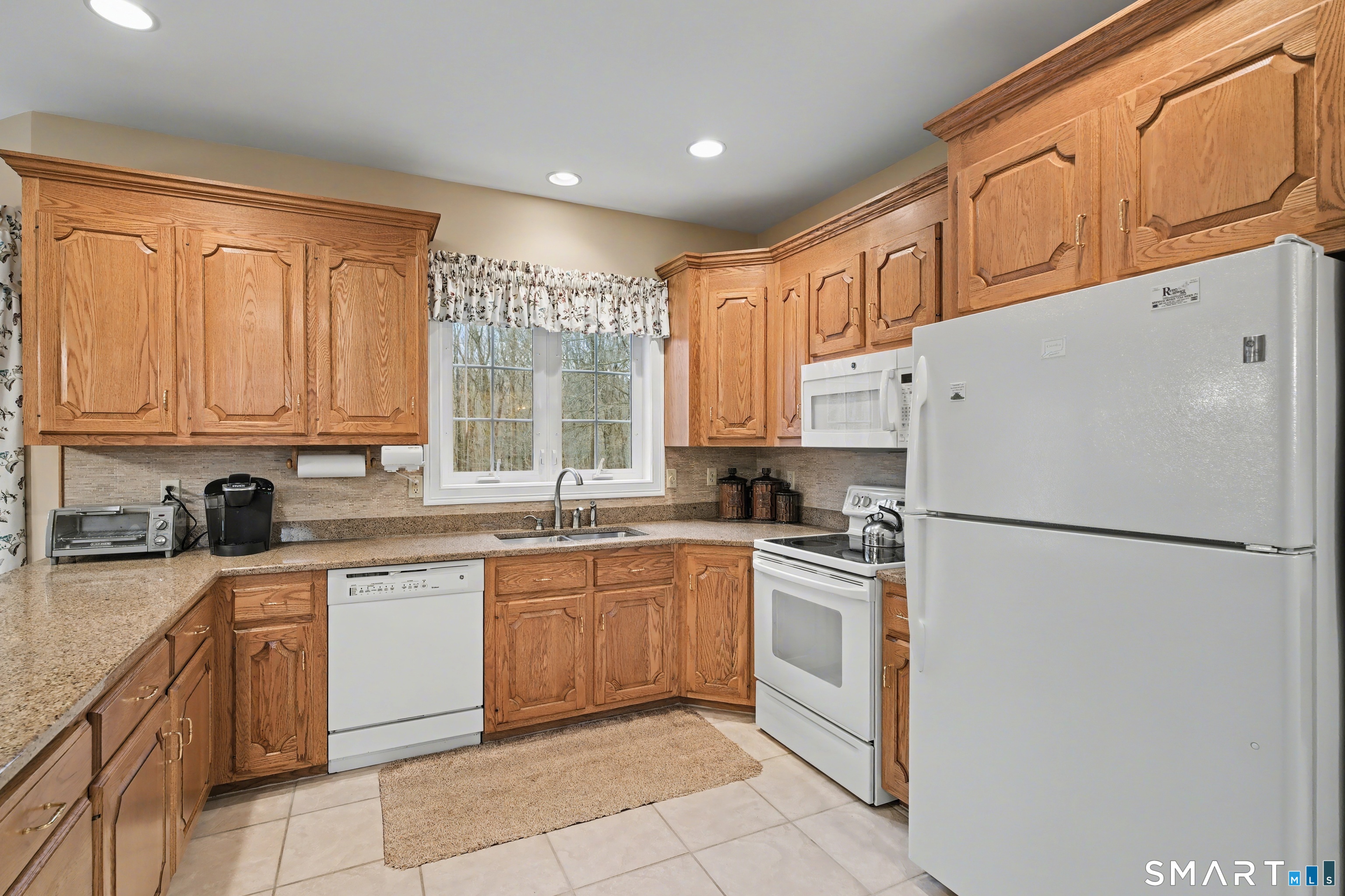 12 Fox Run Columbia CT 06237