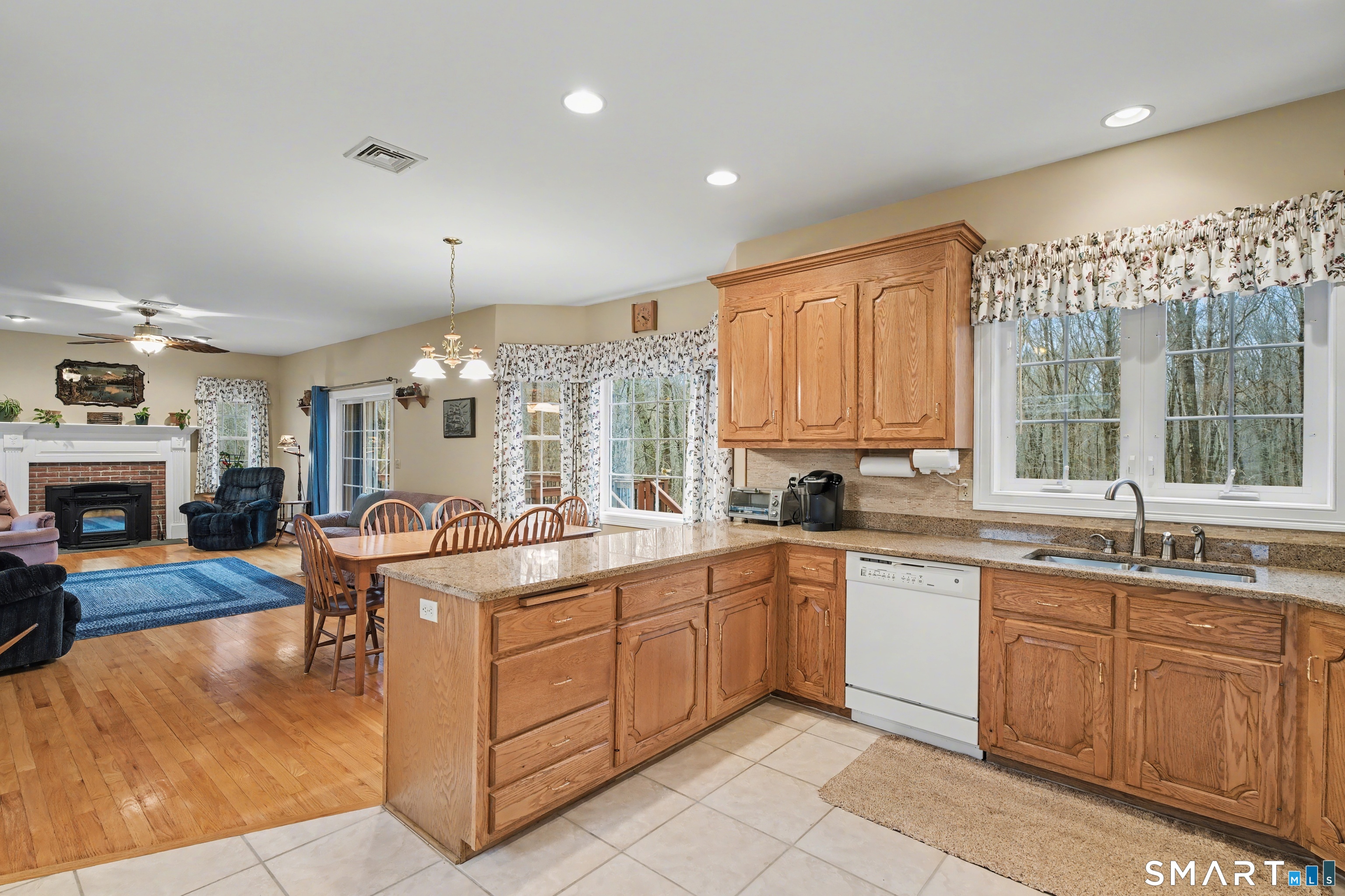 12 Fox Run Columbia CT 06237