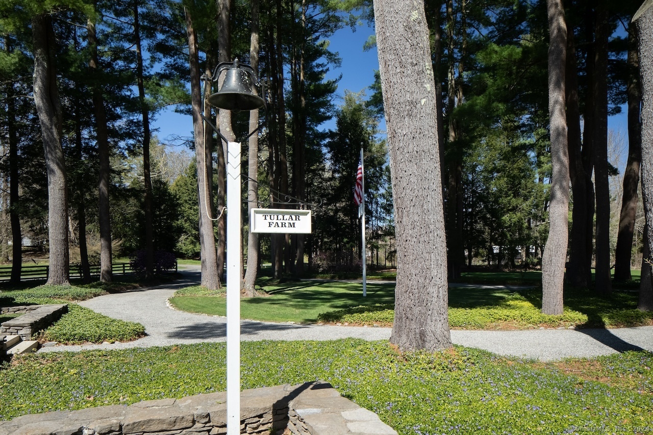 25 Sheffield Road Egremont MA 01258