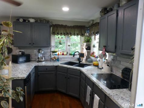 32 Spicer Road Preston CT 06365