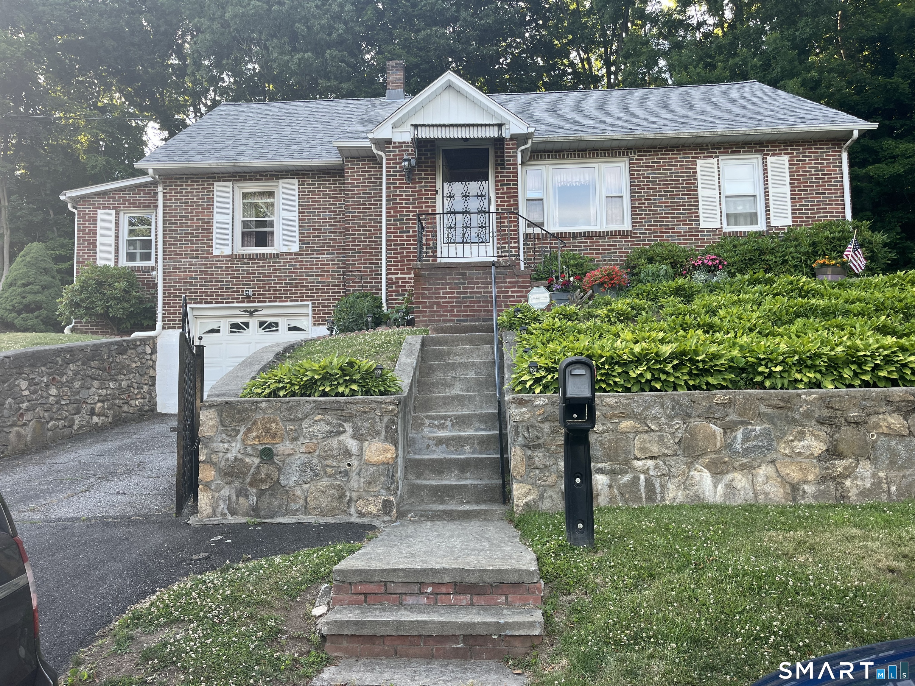 32 Homestead Avenue Derby CT 06418