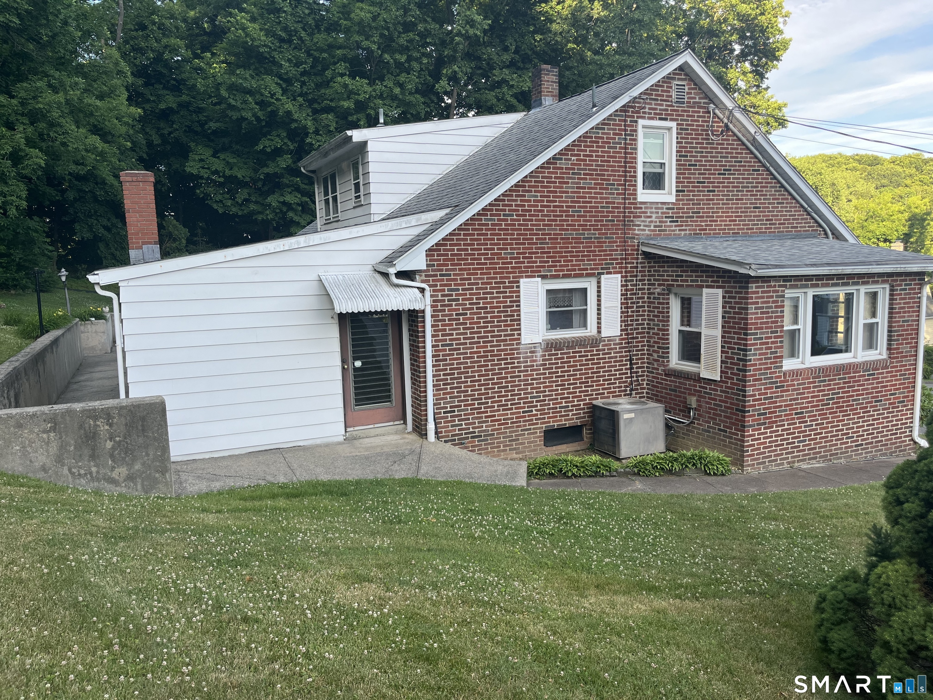 32 Homestead Avenue Derby CT 06418