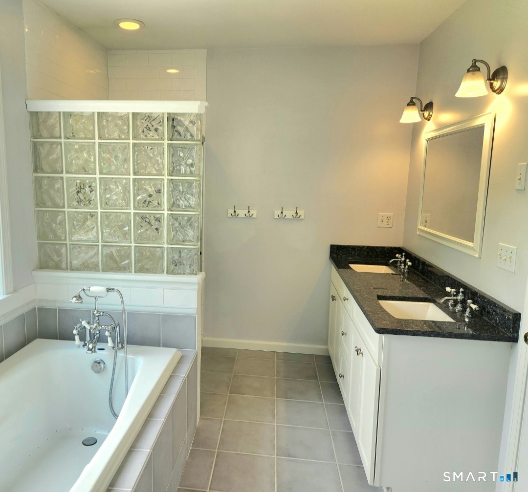 14 Westwood Drive Canton CT 06019