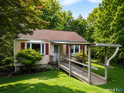 8 Darien Road New Fairfield CT 06812